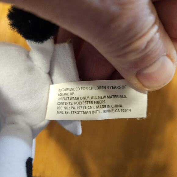 Chick-fil-A Eat Mor Chikin Cow Plush Lot Of 2 2013 2022 Advertising Toys - Picture 12 of 12